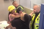 BEBICA ZAROBIO MILJANU U KUPATILU: Jezive scene u Eliti, uhvatila ga za GUŠU kako bi se izbavila! (FOTO)