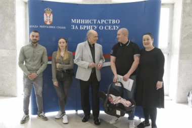 MINISTAR KRKOBABIĆ DODELIO PRVIH 100 KUĆA U 2024: Ovako se stvara nova slika Srbije