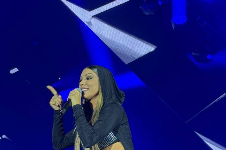 Sandra Afrika izašla u tangama na koncertu Aleksandre Prijović u Rijeci