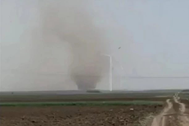 GUSTNADO NAPRAVIO HAOS U SRBIJI! Ljudi gledaju i ne veruju šta im se približava! (VIDEO)