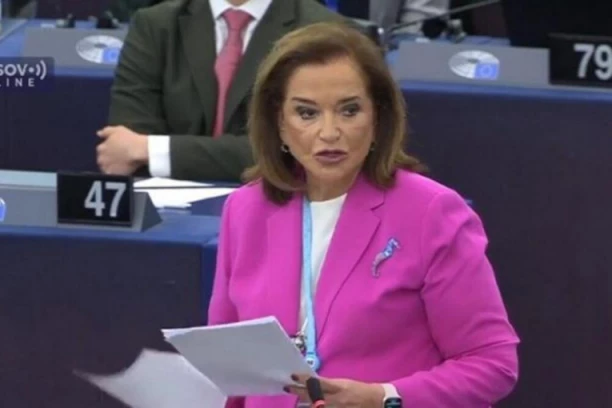 BIVŠI GRČKI PREMIJER  ISPENIO NA DORU BAKOJANI ZBOG KOSOVA! Bolje joj je nek se bavi turskom invazijom na Kipar, ona NE PREDSTAVLJA Grčku!