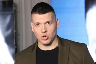 SLOBA RADANOVIĆ SE OGLASIO NAKON NAPADA PEDOFILA: Podivljao kao ZVER, slošilo mu se kad je ugledao DETE! (FOTO)