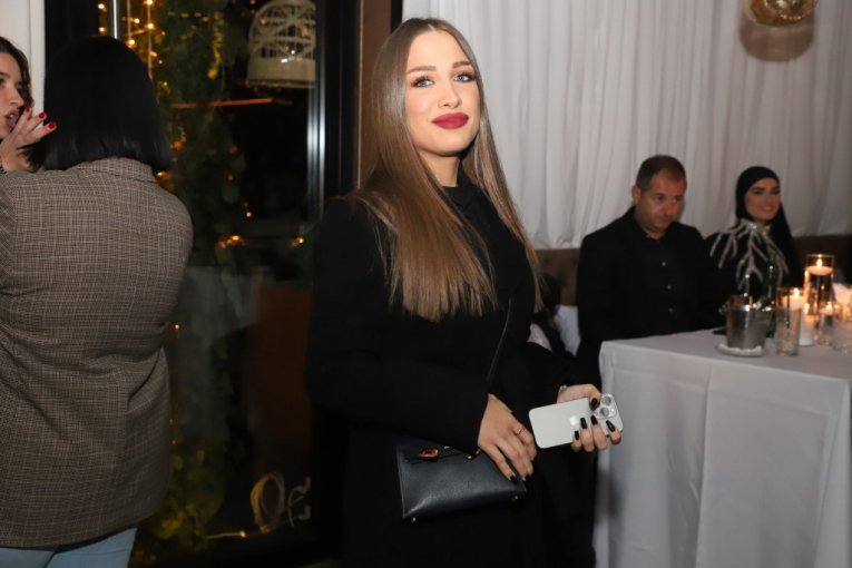 Milica Jokić na promociji novog albuma Slobe Radanovića