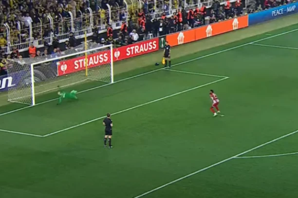 POGLEDAJTE NEVEROVATNU ODBRANU KOJOM JE HRVAT "IZVUKAO" TADIĆA! Penal kakav se retko viđa! (VIDEO)