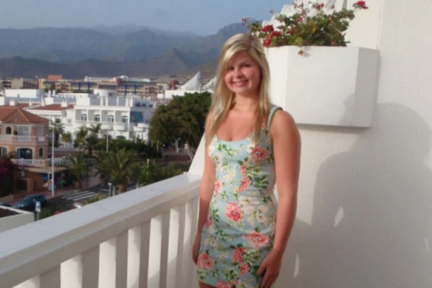 BILA JE OBIČNA DEVOJKA, A ONDA JE PROMENILA LIČNI OPIS: Dala je 35.000 evra da bi izgledala ovako, a sad trpi jezive uvrede na mrežama! (VIDEO+FOTO)