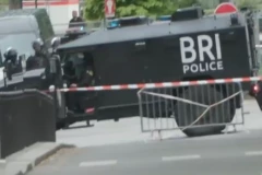 DRAMA U PARIZU: Muškarac u bombaškom prsluku upao u zgradu iranskog Konzulata, jake policijske snage na terenu (VIDEO)