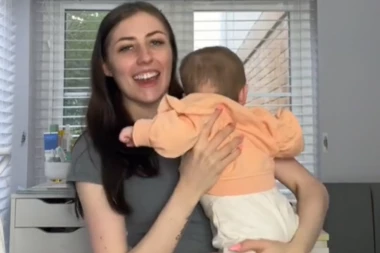 NAKON POROĐAJA JE SHVATILA DA SU JOJ ZAMENILI BEBU: Kada je videla da BABICA ovo radi, PRESTRAVILA SE!