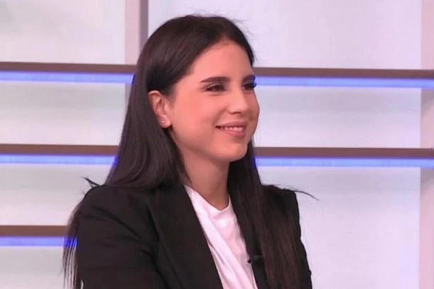 "NA STOPALU SE VIDELA KOST, A ONI MI REKLI DA JE MAŽEM KREMOM"! Prva ispovest devojke koja je prošla agoniju posle intervencije u BEOMEDIKUS KLINICI! Umalo ostala bez noge, dvoje uhapšeno!