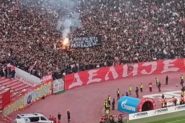 TENZIJE SVE VIŠE RASTU: Navijači Zvezde pecnuli Grobare replikom iz kultnog filma!