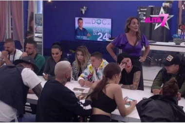 KAČAVENDA URNISALA ANELI! Smatra da previše glumi, jedna stvar je posebno IZBACILA IZ TAKTA! (FOTO)