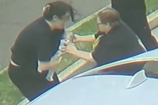 ČULA SAM SAMO NATAŠU KAKO VRIŠTI: Menadžerka restorana videla da se BEBA GUŠI pored izbezumljene majke, pa je napravila NEVEROVATAN POTEZ (VIDEO)