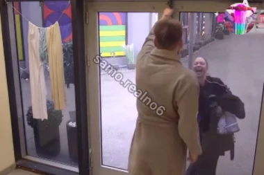 STANISLAV BLOKIRAO HOTEL ZBOG MAJE, UKUĆANKE SE UMALO POTUKLE: Hit scena obišla internet, Krofak napravio totalnu pometnju!