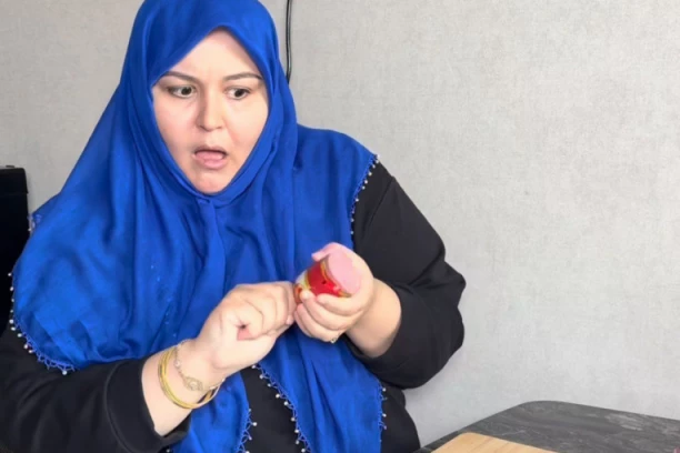 ZNATE LI ČEMU SLUŽI METALNI DEO NA SVAKOM PARIZERU U CREVU? Džabe smo se mučili - ovo je GENIJALNO! (VIDEO)