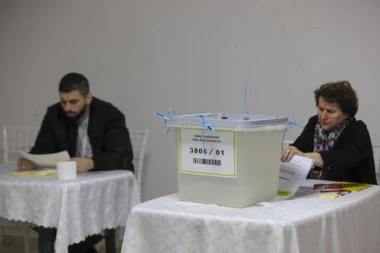 U PRIŠTINI DO 11 ČASOVA GLASALO UKUPNO 85 OSOBA: U Zvečanu niko!