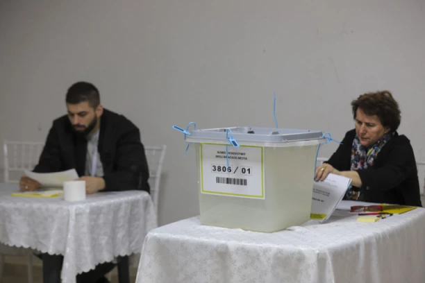 U PRIŠTINI DO 11 ČASOVA GLASALO UKUPNO 85 OSOBA: U Zvečanu niko!