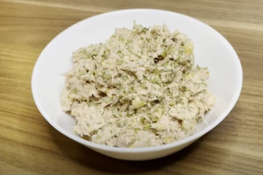 TUNA SALATA ZA MANJE OD PET MINUTA: Jelo koje će vas oduševiti, idealna za POST