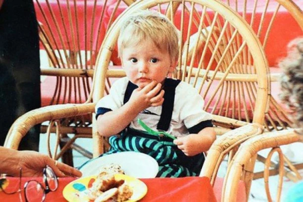 DEČAK JE POSLEDNJI PUT VIĐEN NA GRČKOM OSTRVU KOS PA NESTAO BEZ TRAGA:: "Nema dokaza da moj sin nije živ!" (FOTO)