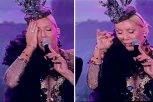 LEPA BRENA U SUZAMA PREKINULA KONCERT: Pevačica se SLOMILA pred publikom, zamalo se SRUŠILA kad je videla njih (VIDEO)