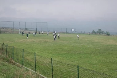 SLOGA SIGURNA NA GOSTOVANJU U KOMRENU: Radosavljević je bio na svakom centimetru terena aktivan!