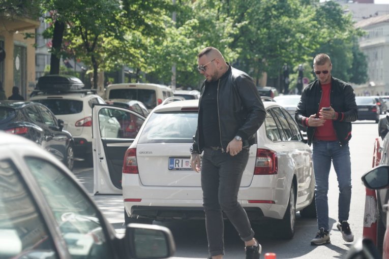 Filip Car izveo Aleksandru Nikolić iz porodilišta