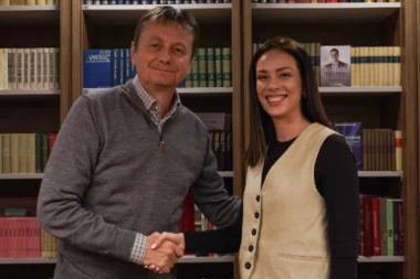 "SRPSKA NAPREDNA STRANKA JE PONOSNA ŠTO TE IMA U SVOJIM REDOVIMA": SNS-u se pridružila tekvondistkinja Tijana Bogdanović (FOTO)