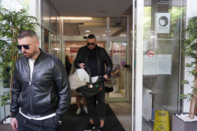 Filip Car izveo Aleksandru Nikolić iz porodilišta