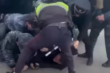 RUSKI PROBLEMI SA ČEČENIMA: Policija privela Kadirovljevog ministra, a ono što je nakon toga učinjeno ostavilo je zemlju bez reči (VIDEO)