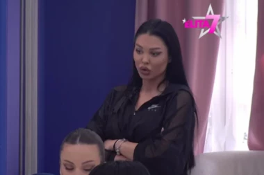 MAJA URNISALA ANELI I JANJUŠA, PA POMENULA NJIHOVU DECU! Haos za crnim stolom, ovome se niko nije nadao!