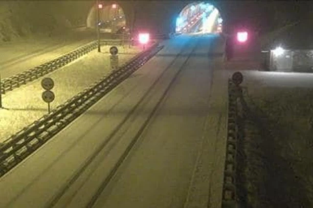 SNEG ZATRPAO PUTEVE U HRVATSKOJ TOKOM NOĆI! Zabeleo se region, na snazi ove ZABRANE - upozoravaju i na KLIZIŠTA! (FOTO)