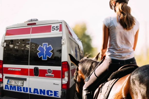 POZNATO STANJE DEVOJČICE KOJA JE NA HIPODROMU PALA SA KONJA! Dete hitno prebačeno u Tiršovu!