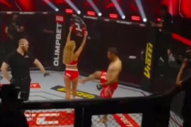 SKANDALČINA: MMA borac šutnuo ring devojku u zadnjicu i dobio batine koje će dugo pamtiti - usledila je DOŽIVOTNA SUSPENZIJA! (VIDEO)
