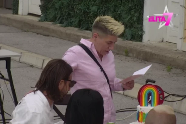 SUZE UŽIVO ZBOG SMRTNOG SLUČAJA: Matora dobila poruku za rođendan, pa briznula u PLAČ!