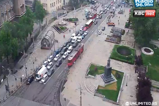 KRKLJANAC KOD VUKOVOG SPOMENIKA! Evo koji delovi Beograda su ovog jutra kritični! (FOTO)