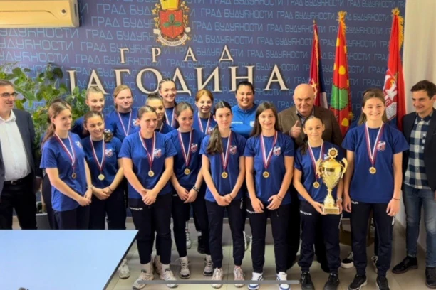 PALMA PRIMIO JAGODINSKOG OLIMPIJCA, STRELCA LAZARA KOVAČEVIĆA I ŽENSKI FUDBALSKI KLUB „JAGODINA“ KOJI SE PLASIRAO U PRVU LIGU SRBIJE