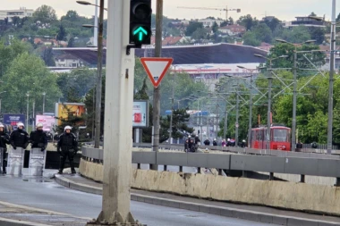 GROBARI NAPRAVILI HAOS NA AUTOKOMANDI PRE DERBIJA! BLOKIRANI SVI PRILAZI: Policijske snage NA SVE STRANE! (FOTO) (VIDEO)