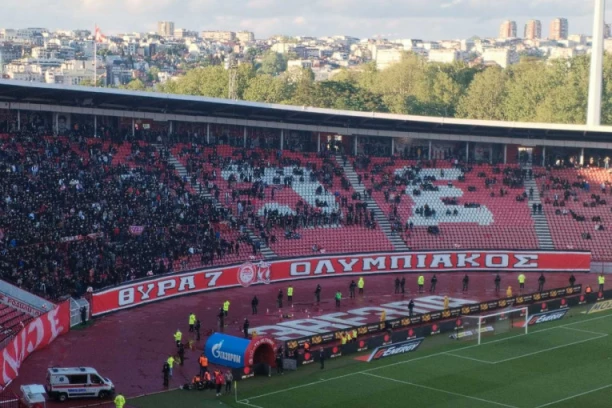 SLABA POSETA NA MARAKANI! Loše vreme kvari veliki derbi (VIDEO)