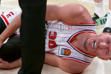 PA, ZAR OPET? Petrušev se ponovo POVREDIO! Napustio teren sa BOLNOM GRIMASOM