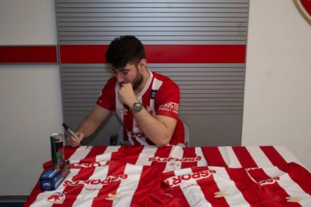 PUT KOJIM SE REĐE IDE: Nekadašnji kapiten Zvezde oblači opremu Večitog rivala - nekada je prozivao crno-bele, a sada će biti uzdanica Partizana!