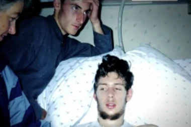 MUŠKARAC USTAO IZ KOME POSLE 12 GODINA! Kada se probudio, majka mu je uputila reči koje su UŽASAVAJUĆE