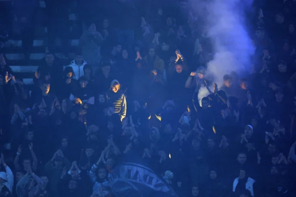 SRAMOTA: Skandalozan potez Bibarsa Natha - pogledajte šta je učinio po okončanju meča! (VIDEO)