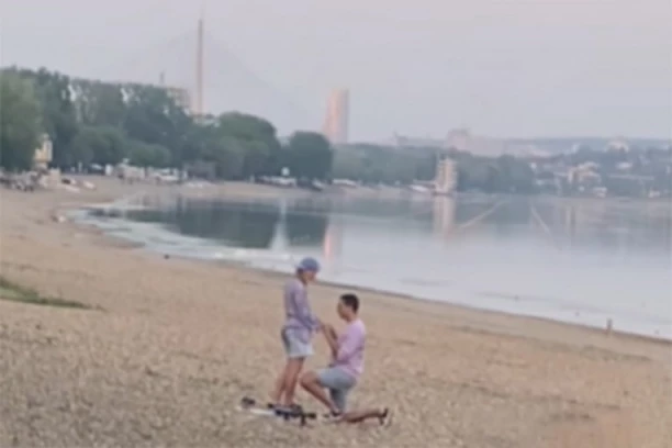 "MOŽE I BEZ VATROMETA I TARTUFA!" Prelep prizor na Adi Ciganliji  raznežio sve - dokaz da je SAMO LJUBAV SASVIM DOVOLJNA! (VIDEO)