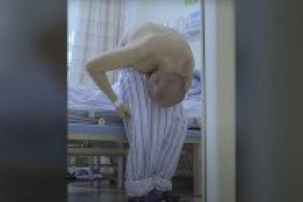 ŽIVEO JE GLEDAJUĆI U SOPSTVENO MEĐUNOŽJE, A ONDA SE DESILO ČUDO!