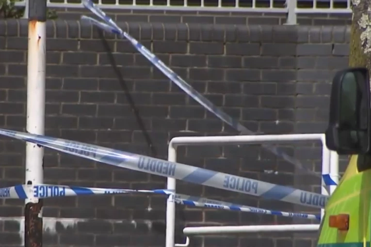 "SADA NAM JE PRIORITET DA PODRŽIMO UČENIKE" Poznato stanje žrtava pomahnitale tinejdžerke koje je izbola nožem (VIDEO)