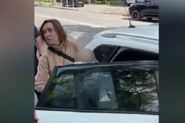 HOROR! MAJKA (19) POKUŠALA DA PRODA SINA! Tražila 23.500 EVRA, a evo šta je sa tim novcem planirala da uradi (VIDEO)