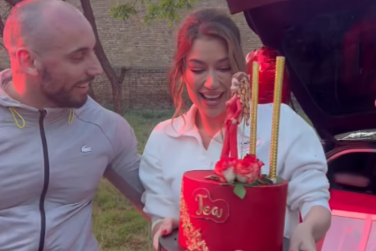 Tea Tairović sa novim dečkom