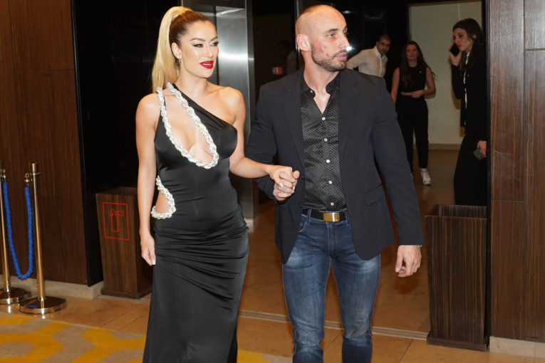 Tea Tairović sa mužem