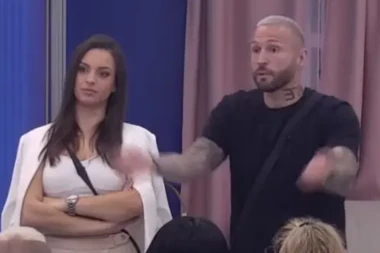 ŠOK FOTKE MIONE JOVANOVIĆ! Skinula se, pa pokazala BUJNE GRUDI pred kamerama, Ša je uhvatio na delu!