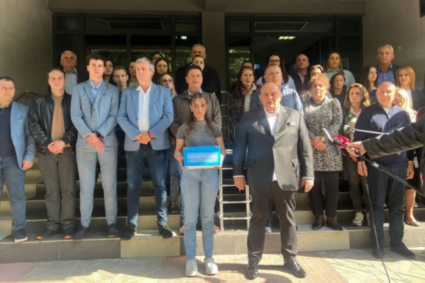 PRVA KOALICIJA U SRBIJI KOJA JE PREDALA LISTU ZA LOKALNE IZBORE U JAGODINI! Na listi se našli najugledniji ljudi, izlaze pod sloganom ''Za domaćinsku Jagodinu''!