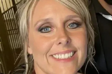 PROFESORKA I MAJKA DVOJE DECE NAPASTVOVALA UČENIKA (14): Prvo mu slala eksplicitne fotografije, a onda ga je OVAKO namamila u svoj kabinet