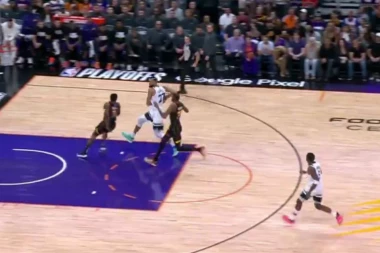 POTEZ KOJI JE ŠOKIRAO KOŠARKAŠKI SVET: Bizarna situacija! Šta rade sudije? (VIDEO)